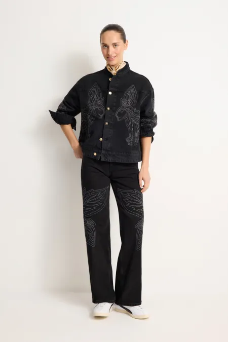 Джинсы с орнаментальным паттерном