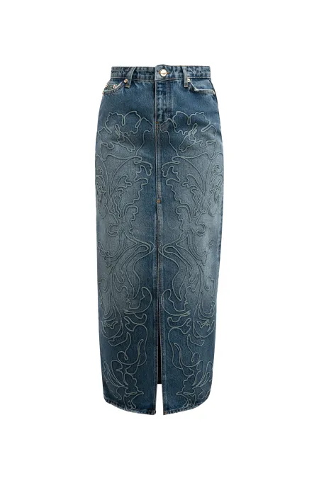 Джинсовая юбка с вышивкой