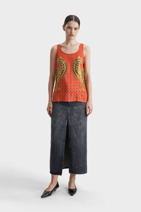 Джинсовая юбка с вышивкой