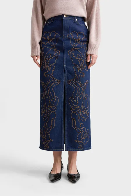 Джинсовая юбка с вышивкой