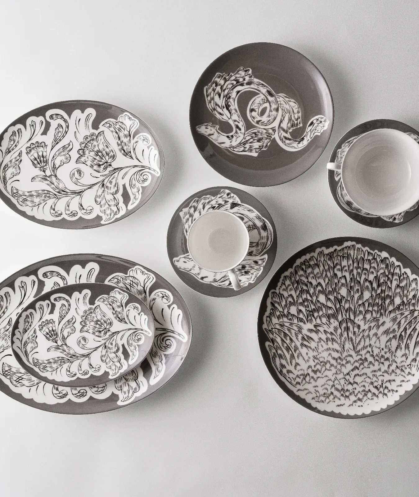 Супница порционная с подстановочным блюдцем, коллекция «Перья на черном»