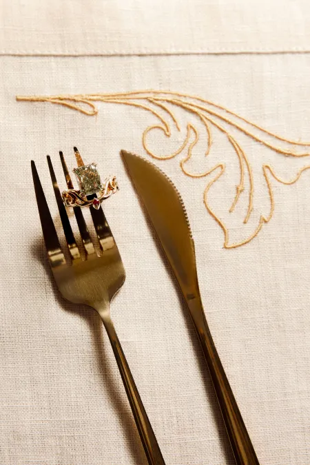 Кольцо из золота 585 пробы с лабораторным бриллиантом