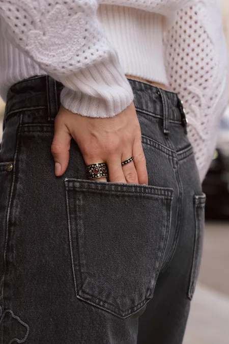 Широкое кольцо из золота 585 пробы с эмалью, бриллиантами и гранатами