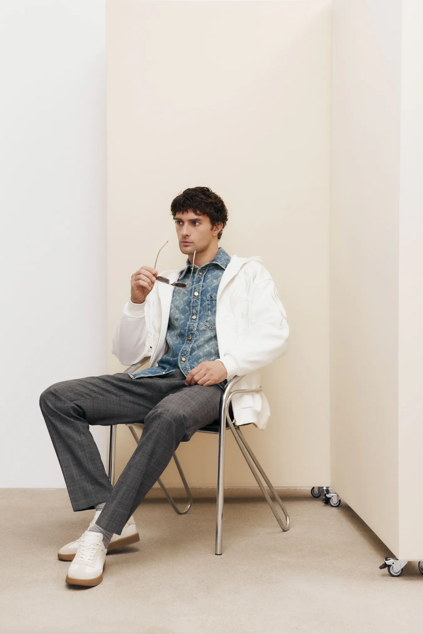 Классические брюки прямого силуэта