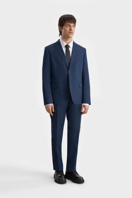 Классический однобортный пиджак прямого силуэта