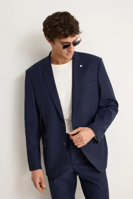 Классический однобортный пиджак прямого силуэта
