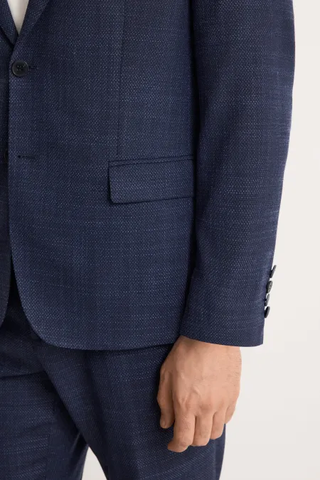 Классический однобортный пиджак прямого силуэта