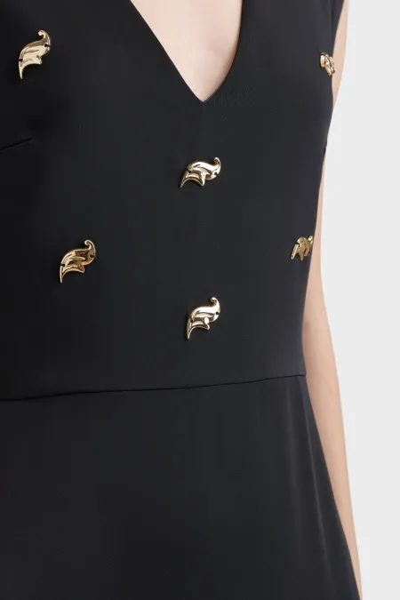 Легкое платье приталенного кроя