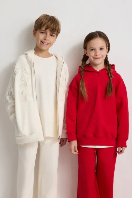 Детское худи на молнии с вышивкой