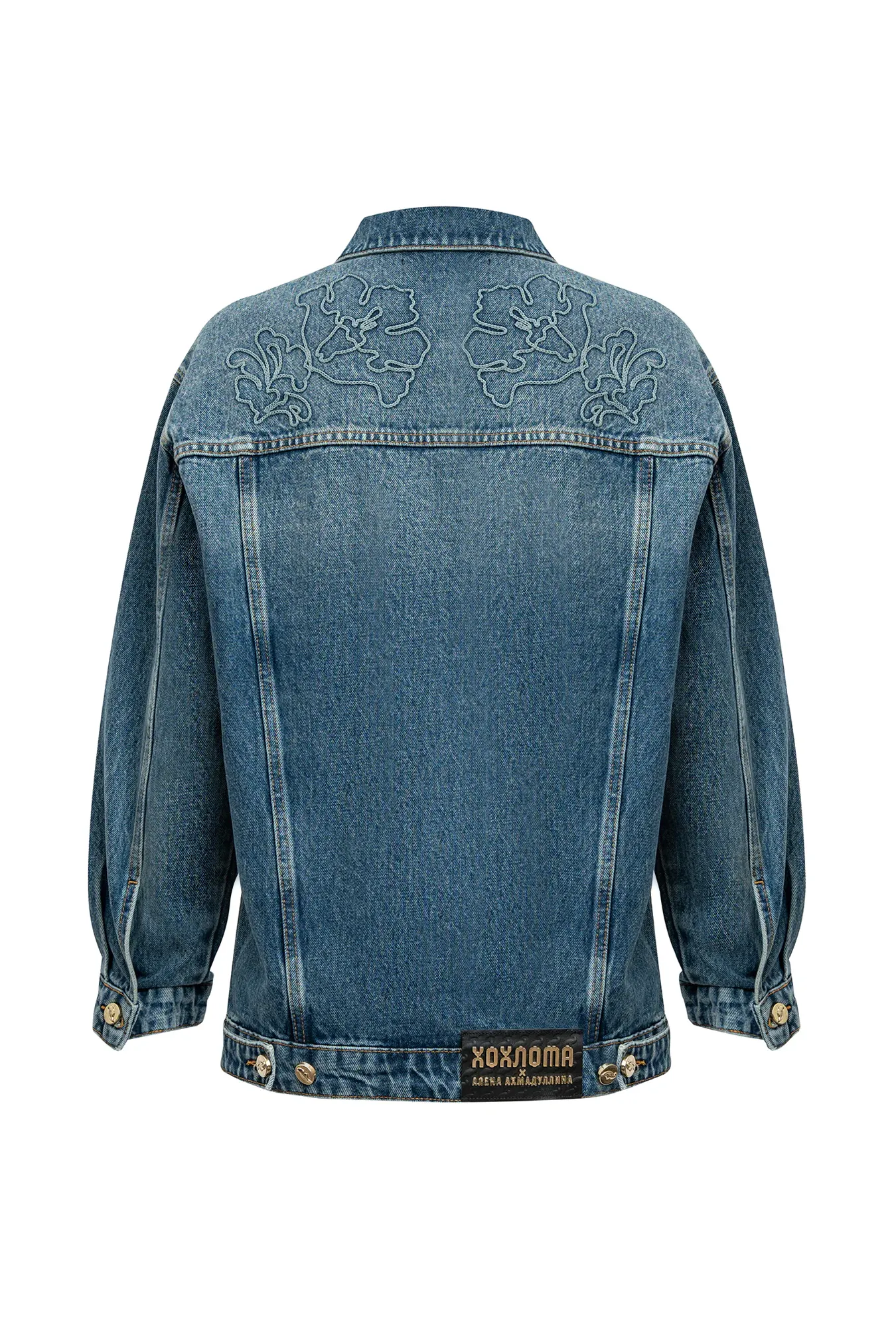 Джинсовая куртка с вышивкой