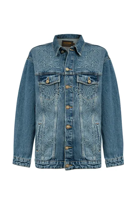 Джинсовая куртка с вышивкой