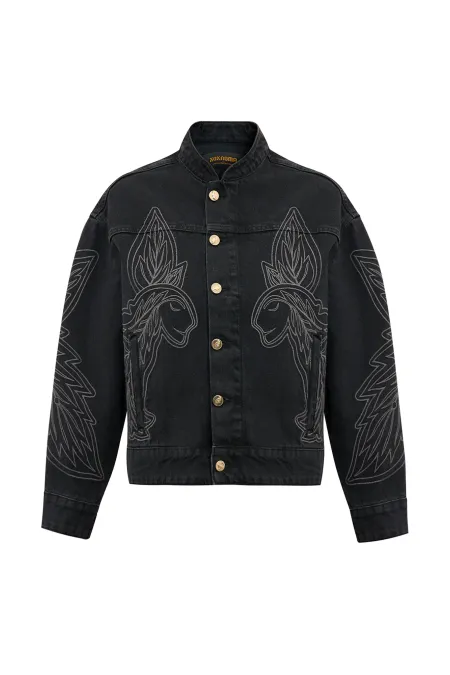 Джинсовая куртка с вышивкой