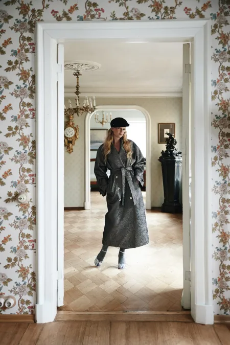 Двубортный плащ с поясом