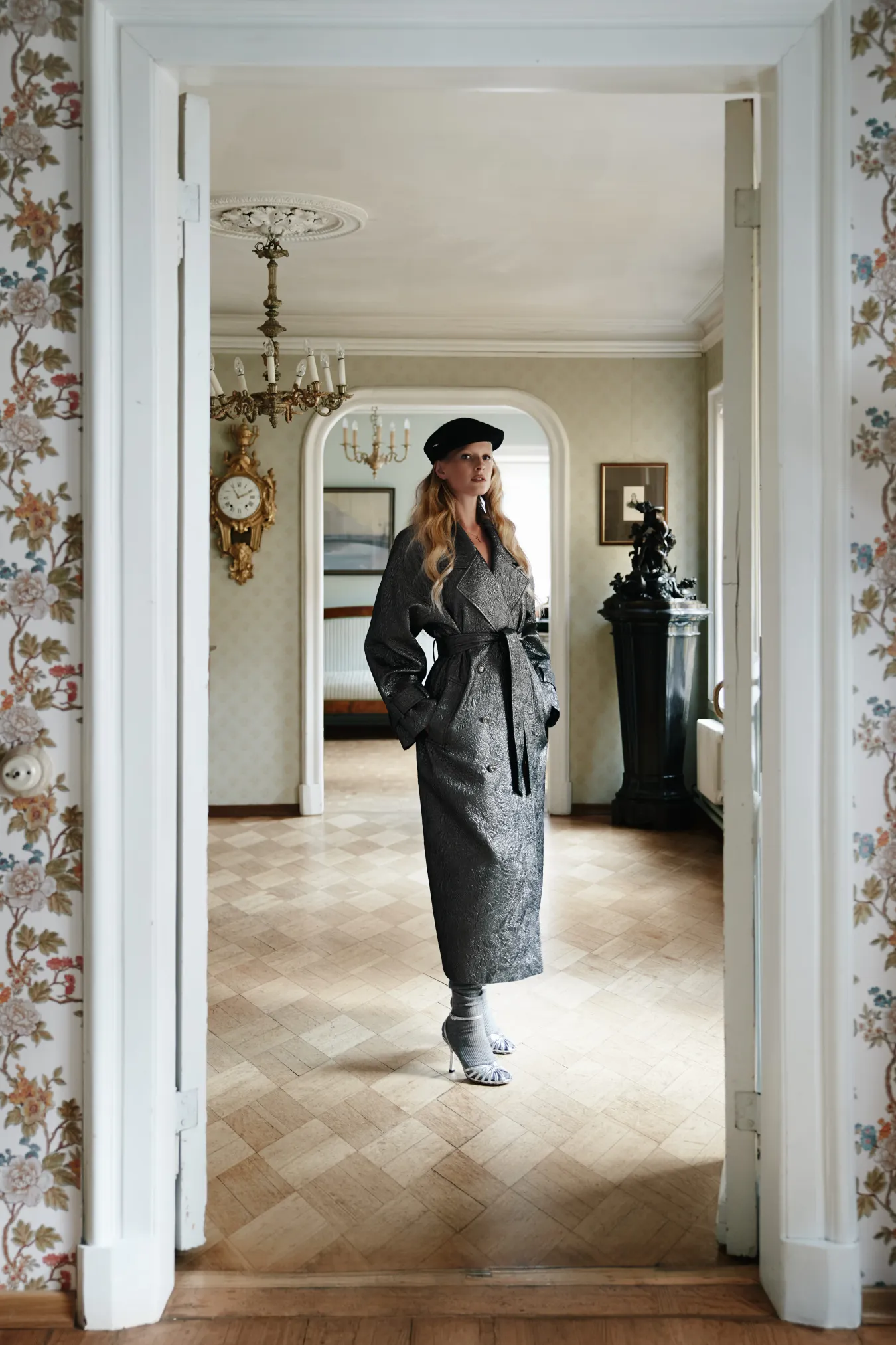 Двубортный плащ с поясом