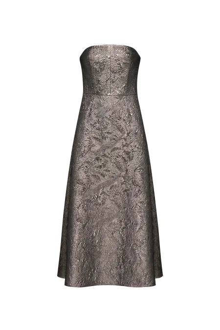 Платье серебристое с открытыми плечами