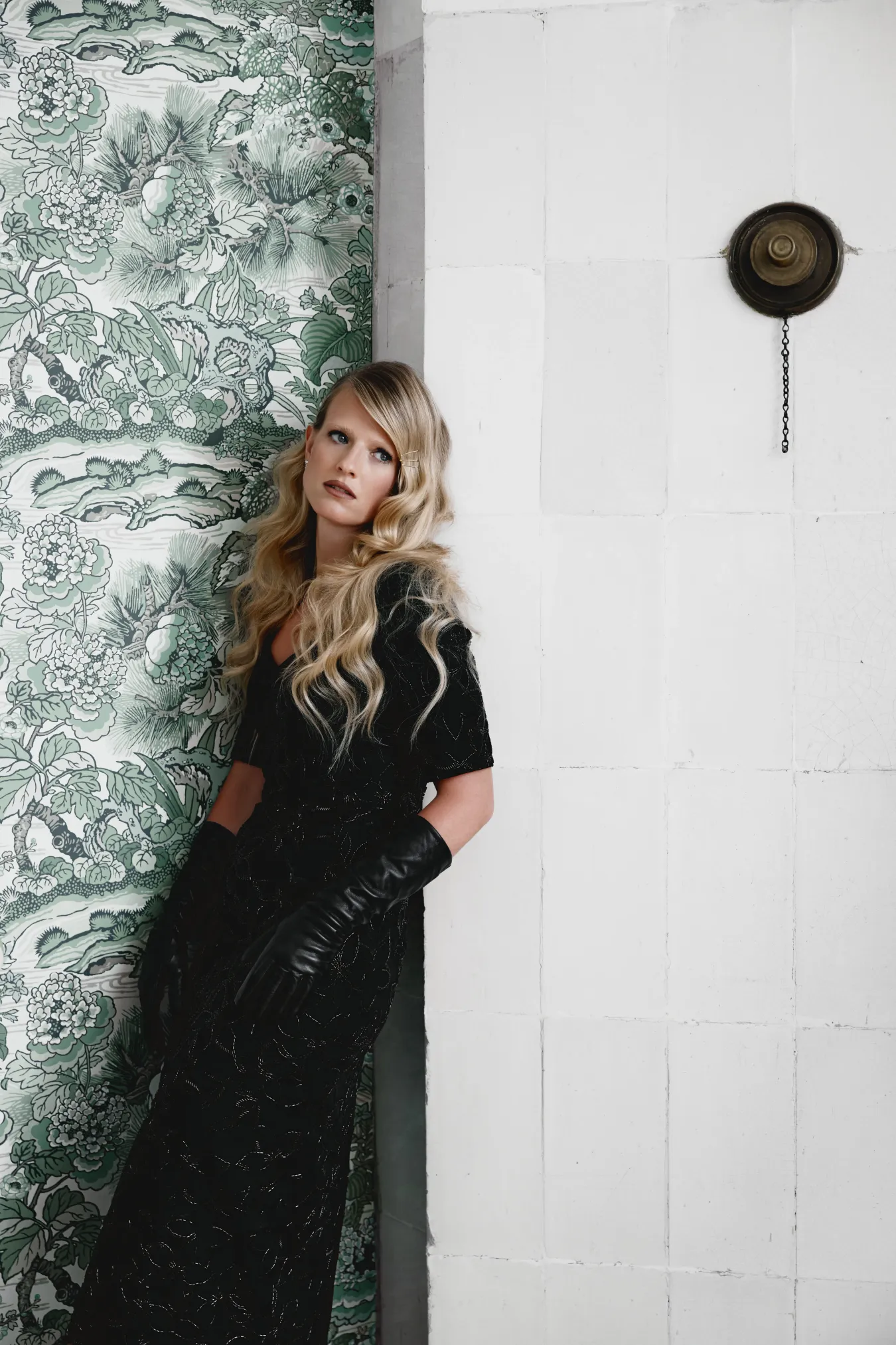 Платье с вышивкой