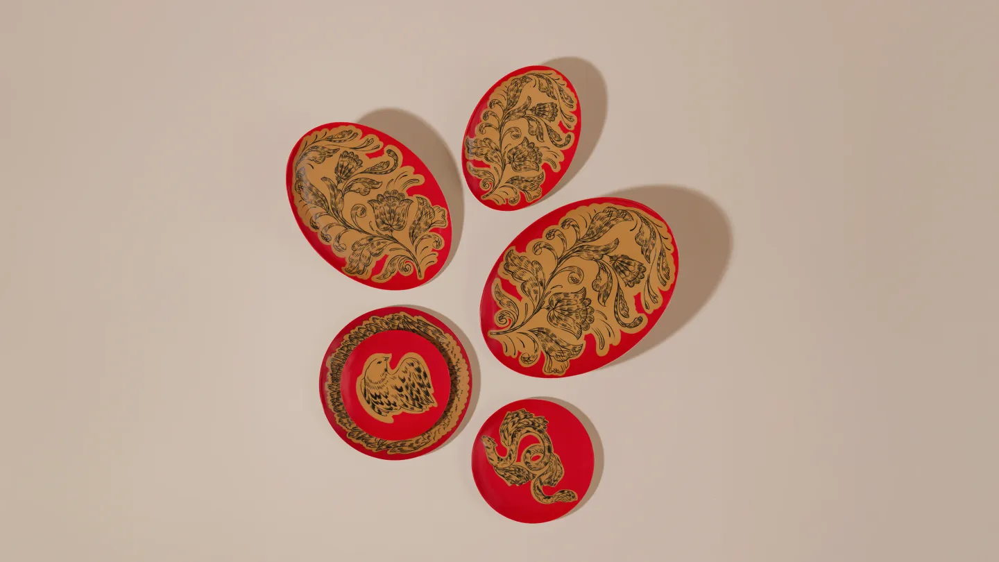 Золотые перья на красном