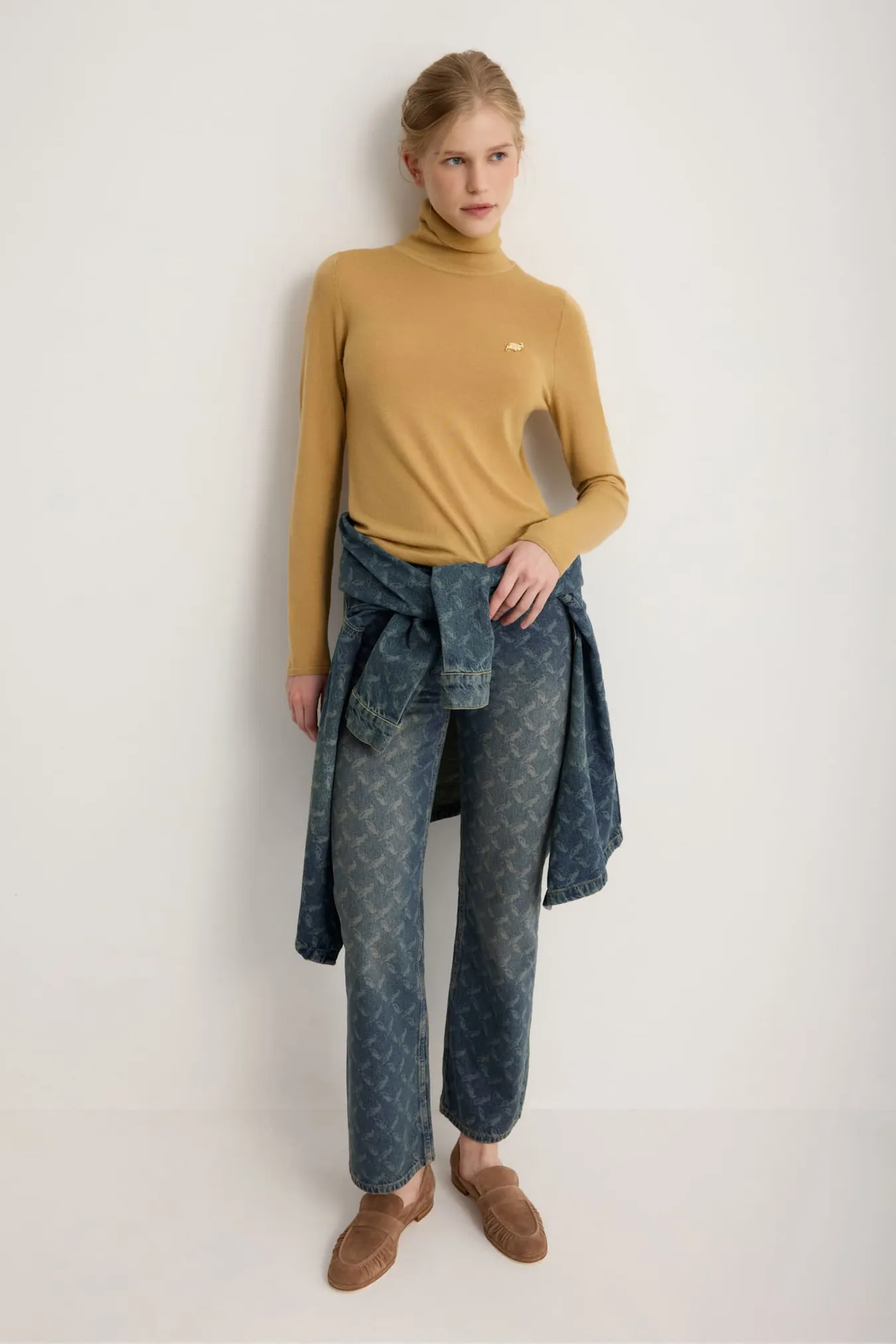 Джинсы с паттерном