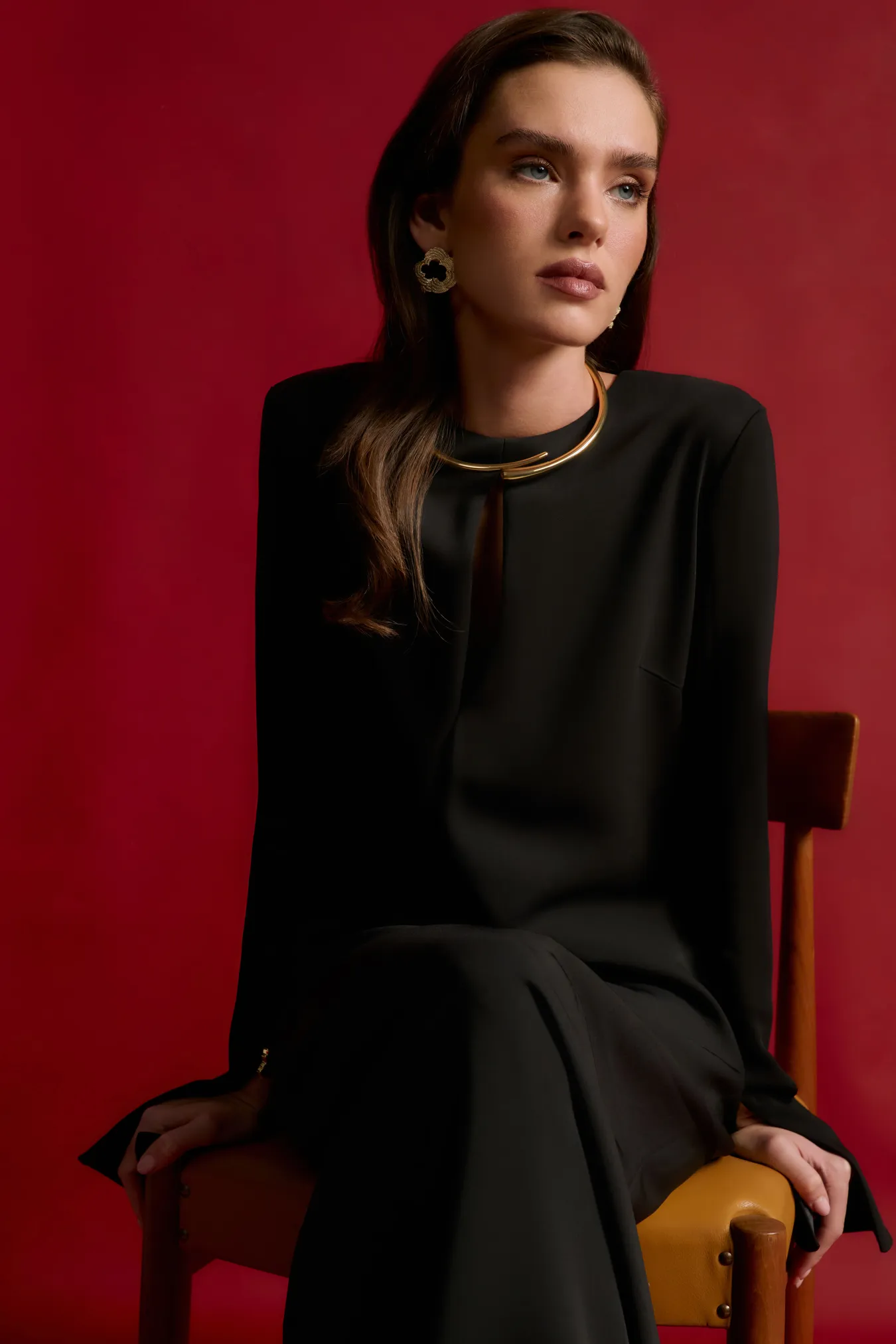 Макси-платье с вырезом «лепесток»