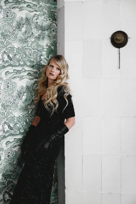 Платье с вышивкой