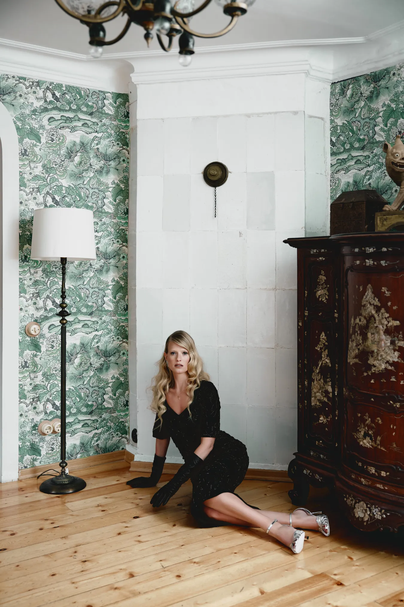 Платье с вышивкой