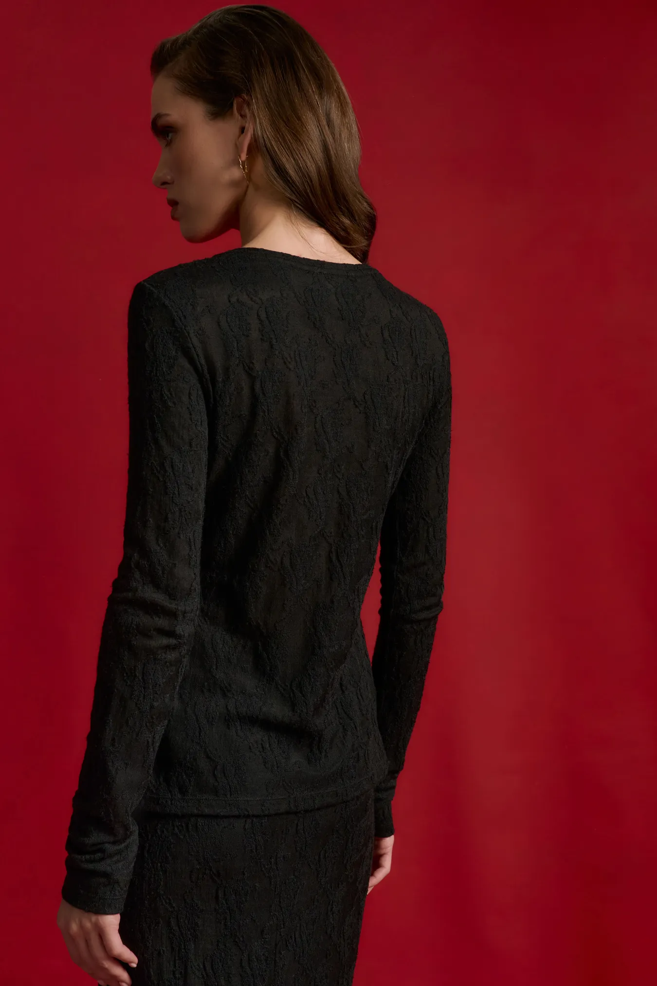 Лонгслив с вышивкой