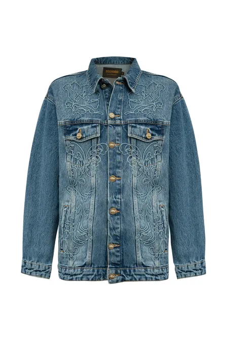 Джинсовая куртка с вышивкой