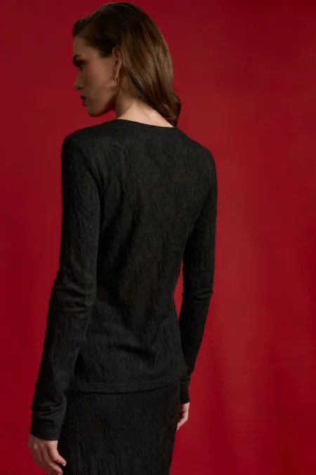 Лонгслив с вышивкой