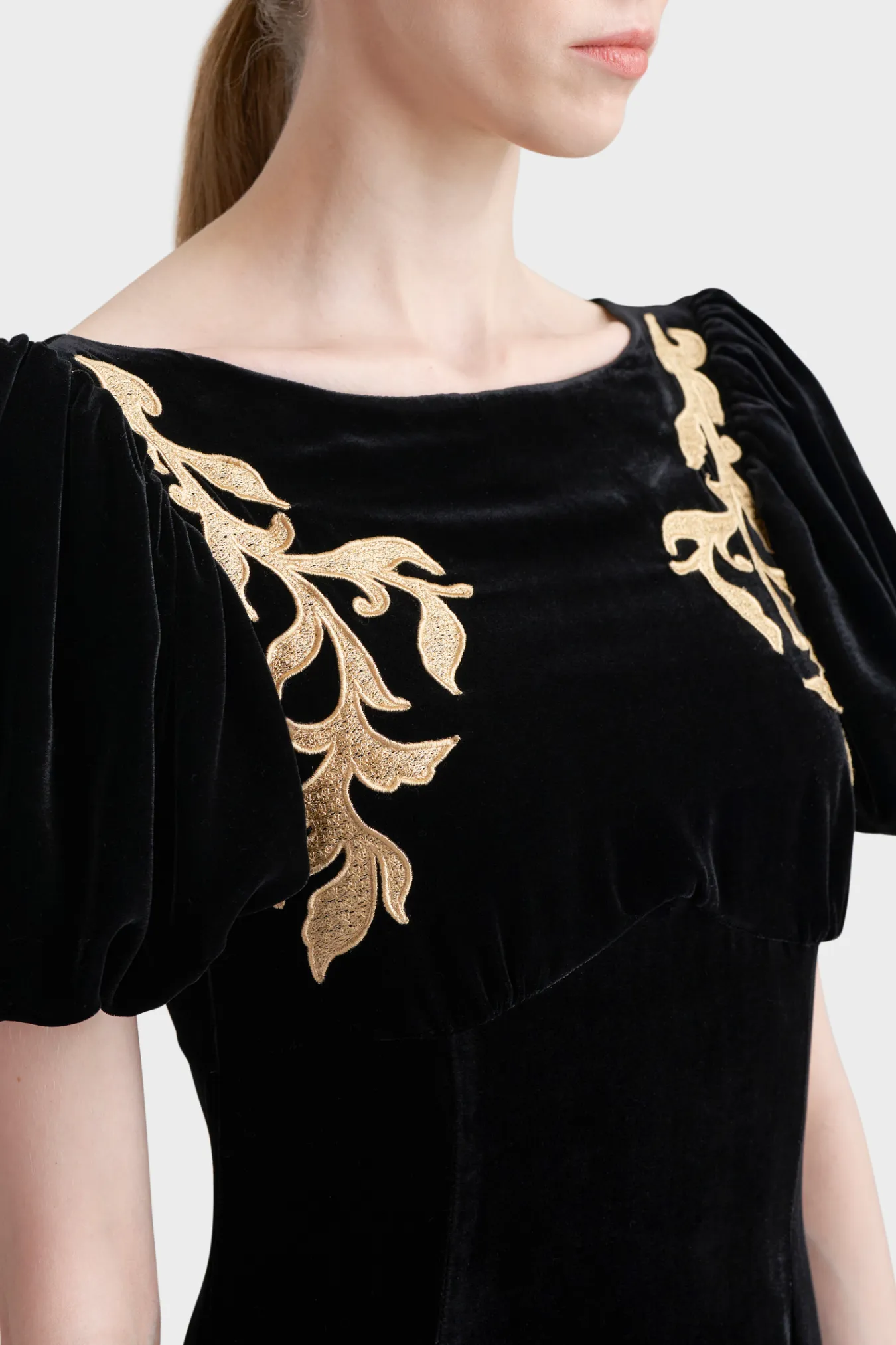 Бархатное платье