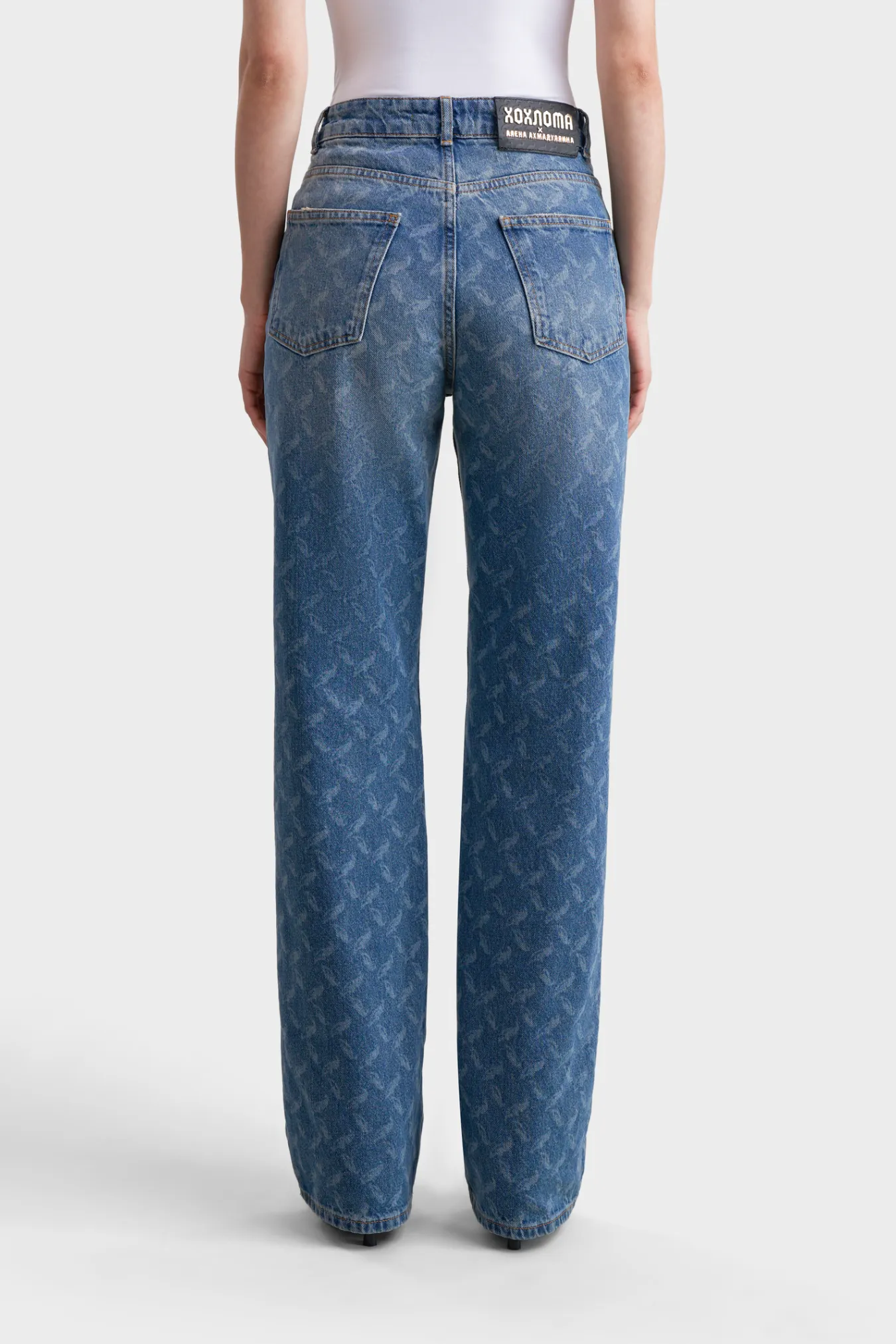 Джинсы с паттерном