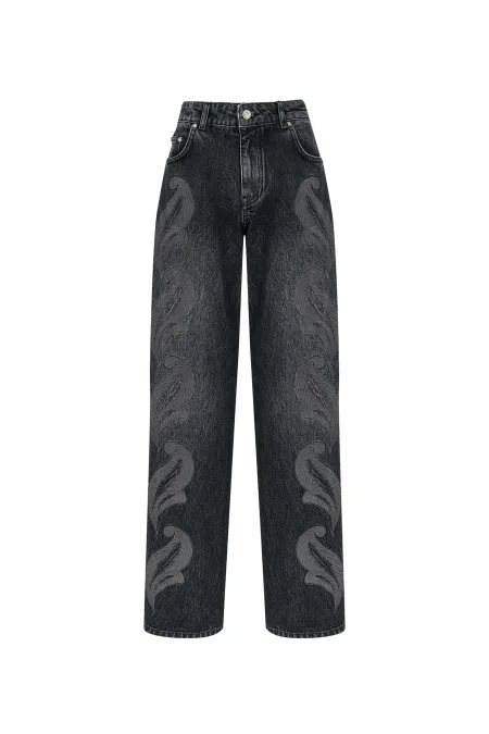 Джинсы с вышивкой