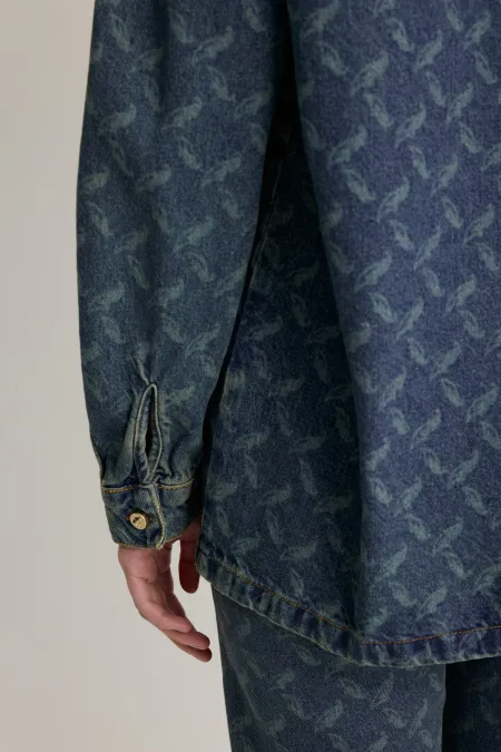 Женская рубашка с паттерном