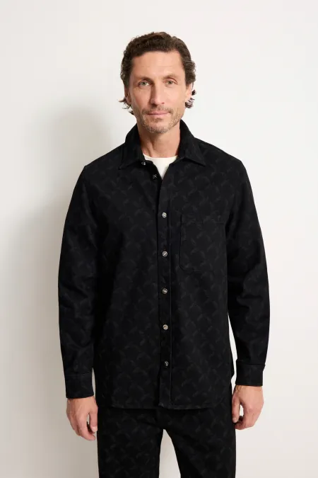 Мужская рубашка с паттерном