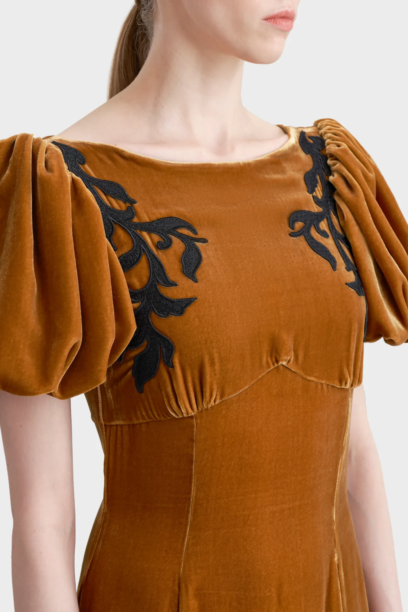 Бархатное платье