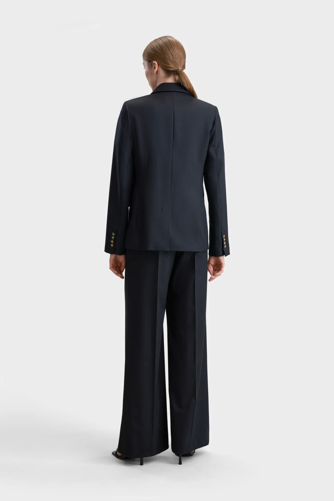 Двубортный жакет из премиальной шерсти