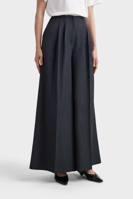 Расклешенные брюки из премиальной шерсти