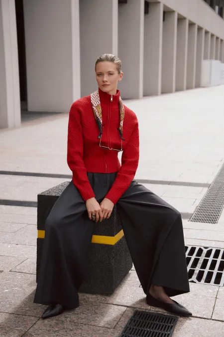 Расклешенные брюки из премиальной шерсти