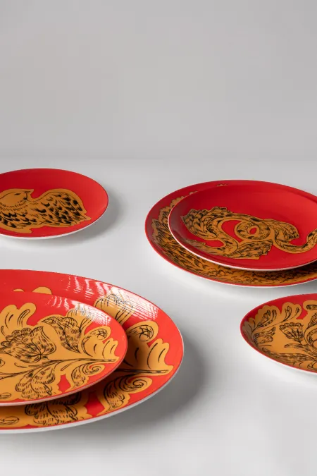 Тарелка обеденная, коллекция «Золотые перья на красном»