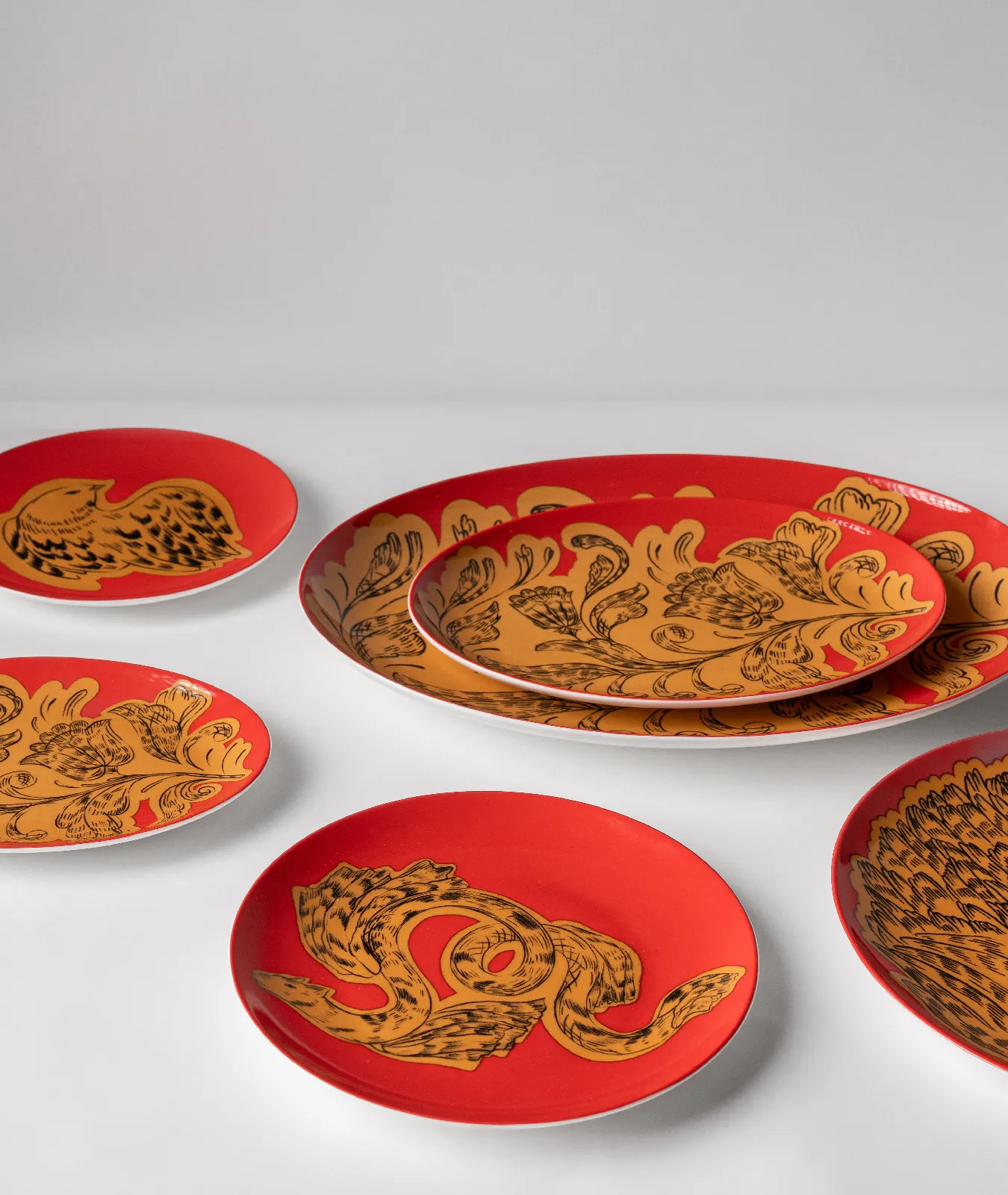 Тарелка закусочная, коллекция «Золотые перья на красном»
