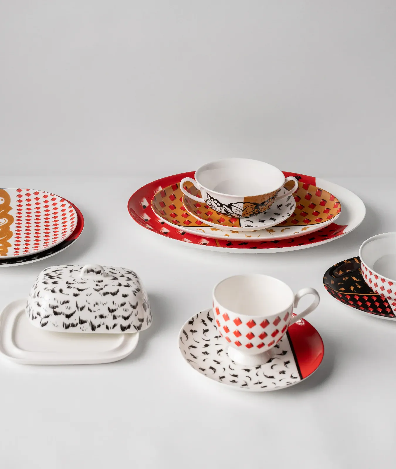 Масленка, коллекция «Перья на черном»