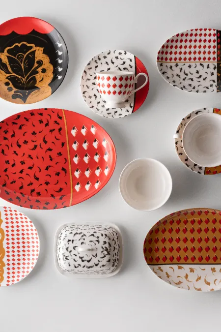 Масленка, коллекция «Перья на черном»