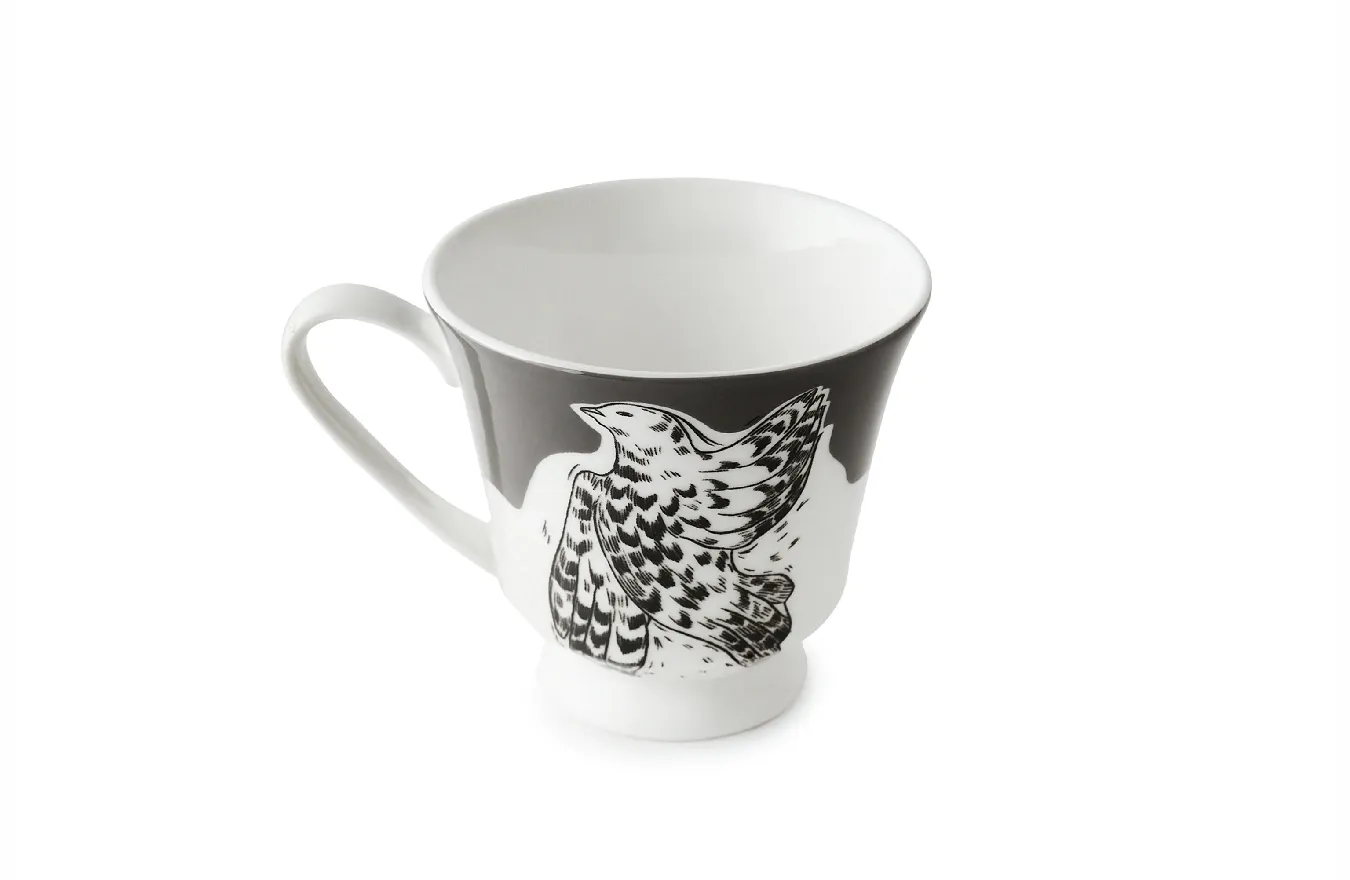 Кружка, коллекция «Перья на черном»