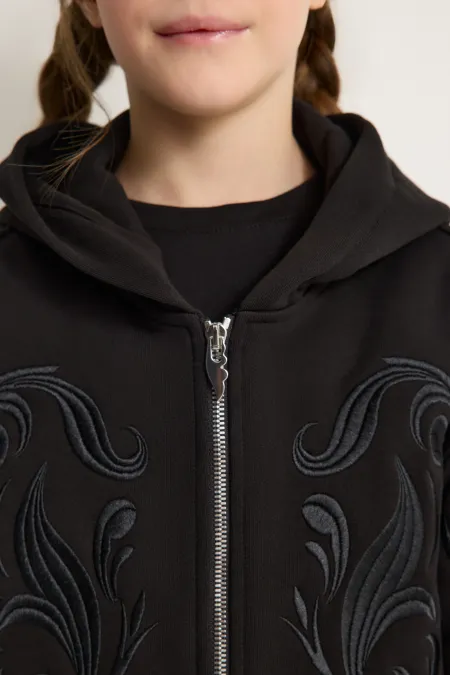 Детское худи на молнии с вышивкой