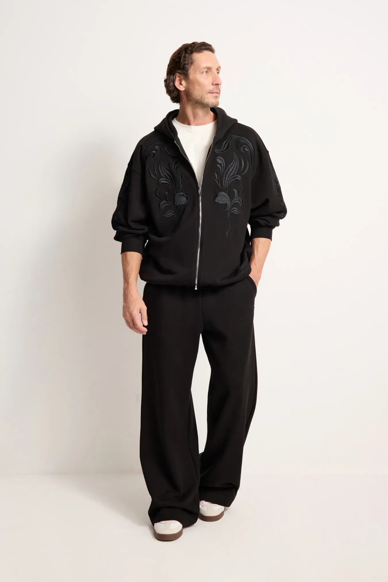 Мужское хлопковое худи на молнии с вышивкой