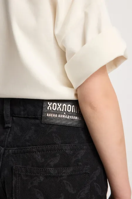 Детские джинсы с паттерном